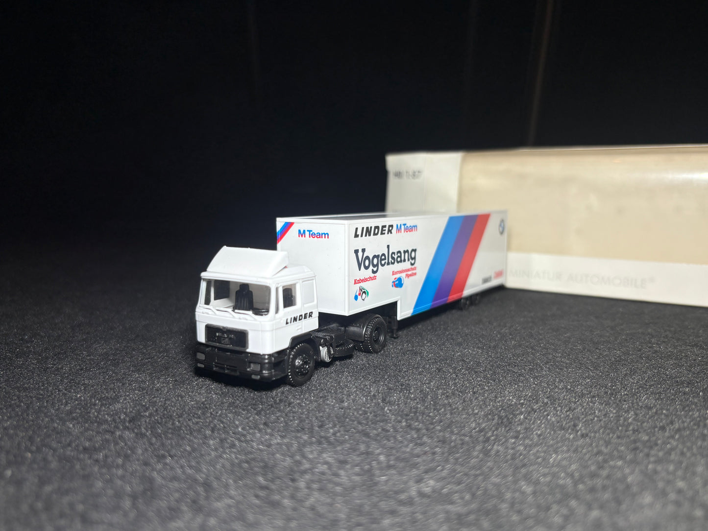 1:87 Herpa Team Linder BMW Race Hauler