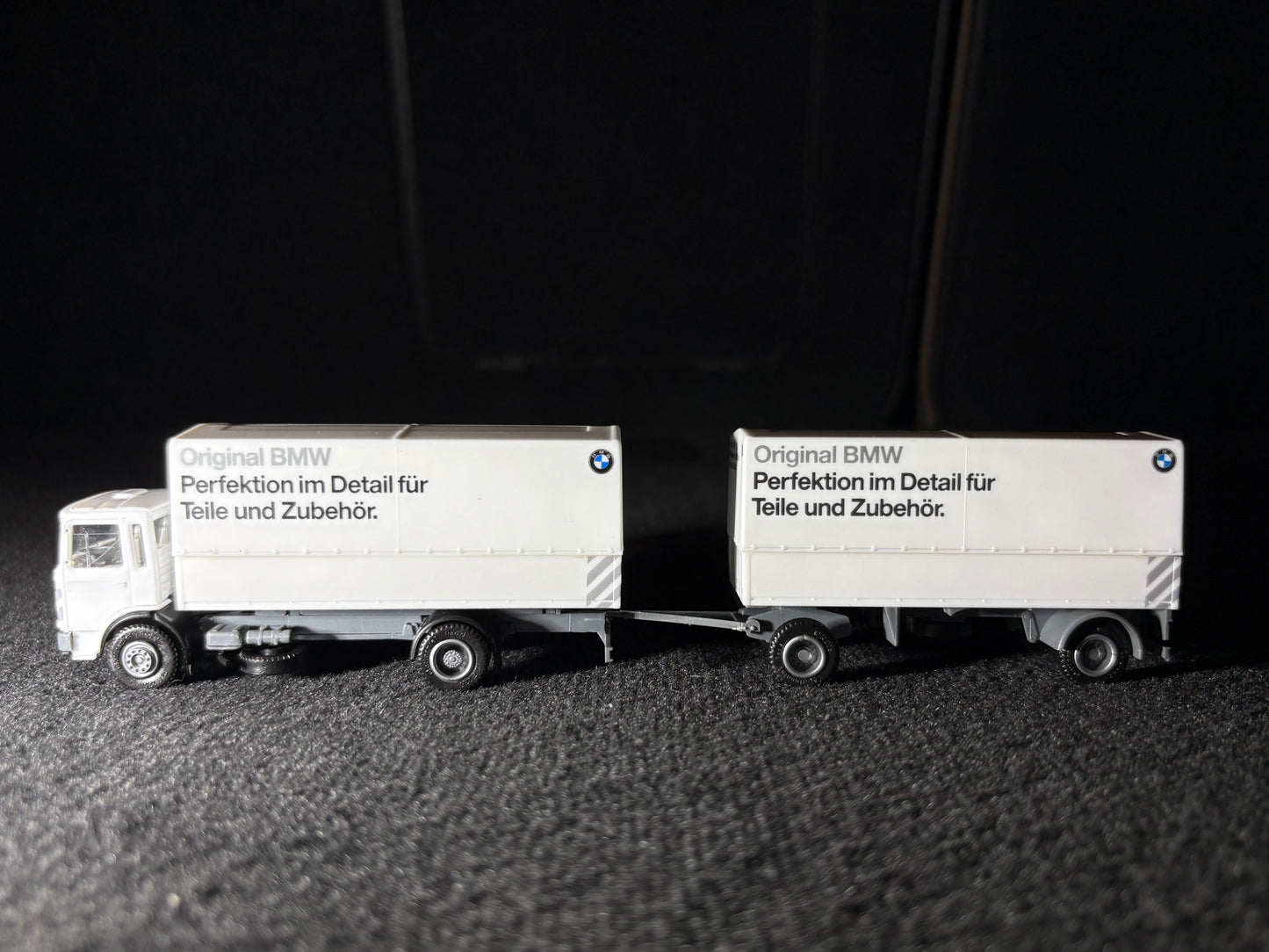 Herpa BMW Original Teile Race Hauler (1:87)