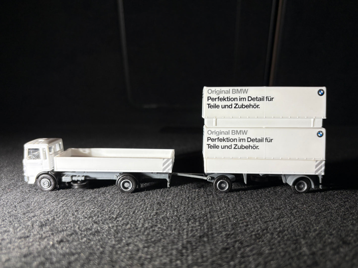 Herpa BMW Original Teile Race Hauler (1:87)