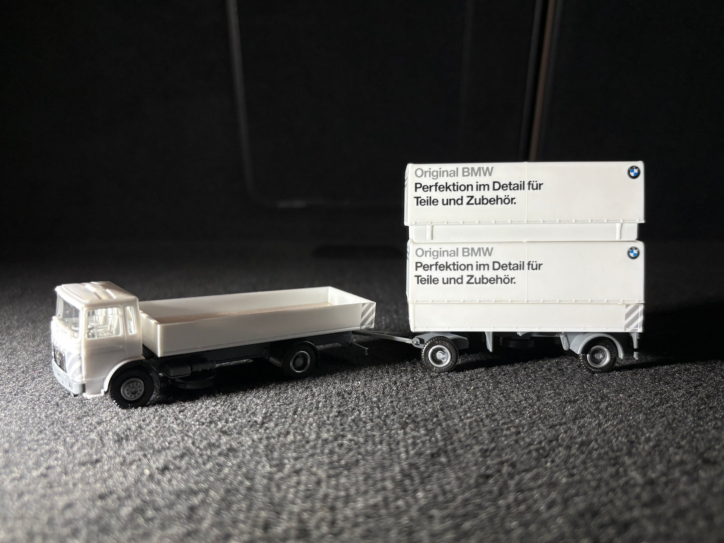 Herpa BMW Original Teile Race Hauler (1:87)