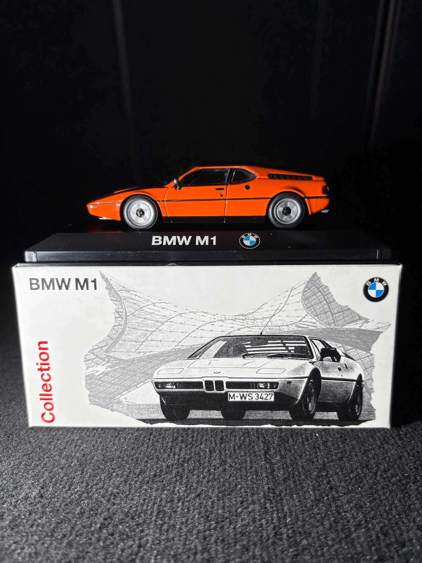 BMW M1 (1:43) — Official Dealer Item